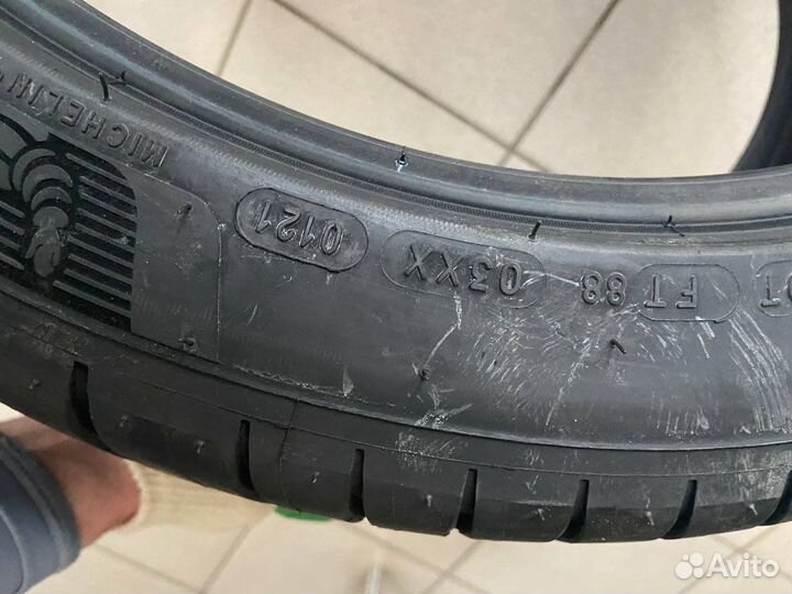 Michelin Pilot Sport 4 245/40 R18 97Y