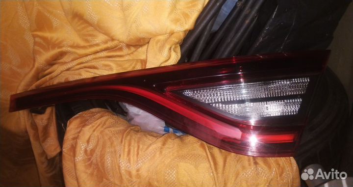 Фонарь крышки багажника Renault Arkana правый