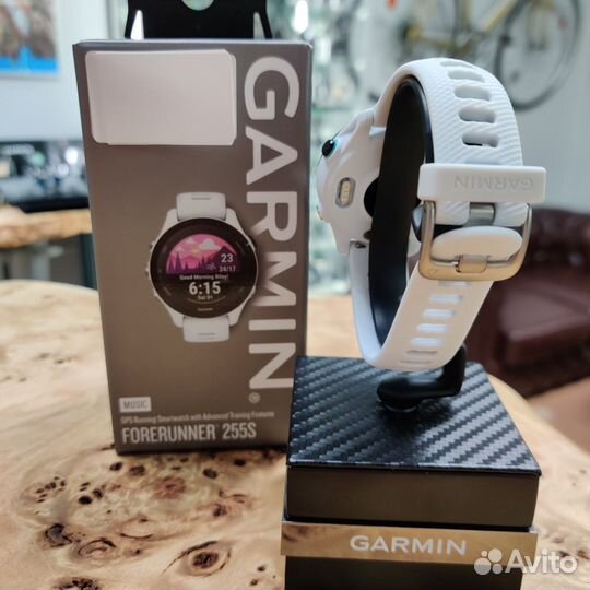 Garmin Forerunner 255S Music Whitestone