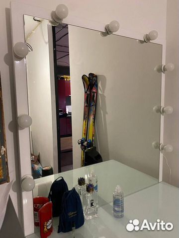 Стол визажиста / гримерный стол