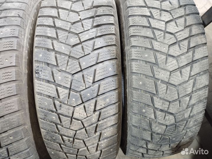 Hankook Winter I'Pike 215/65 R16C