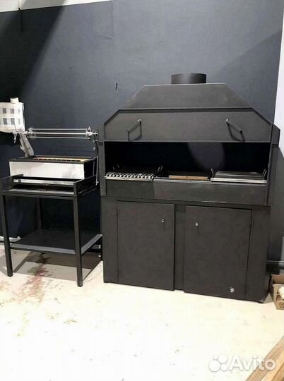 Мангал с огнеупорным кирпичом