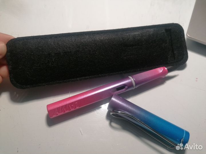 Перьевая ручка lamy