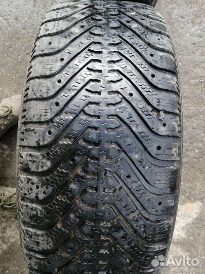 Goodyear UltraGrip 500 215/60 R16