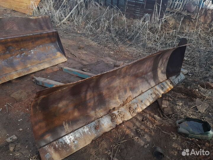 Продам отвалы передний задний мтз