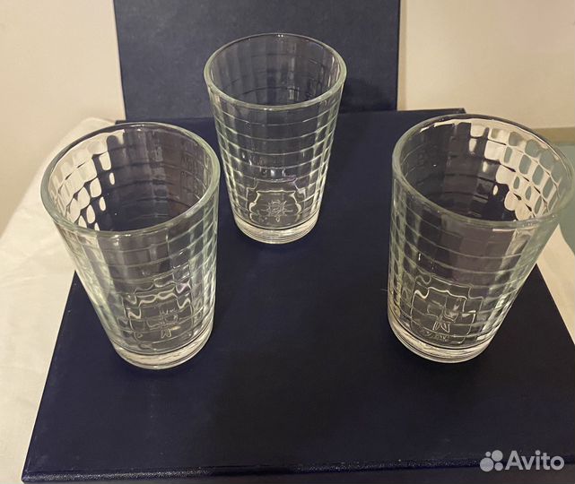 Стеклянные стаканы