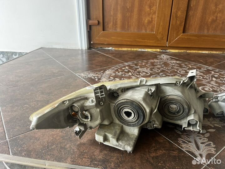 Фары на камри 40