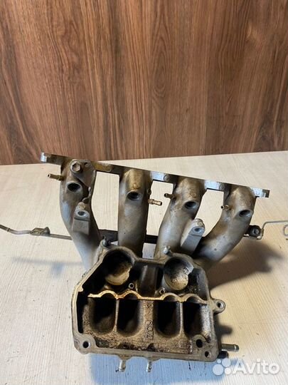 Коллектор впускной Toyota Corolla AE100 5AFE