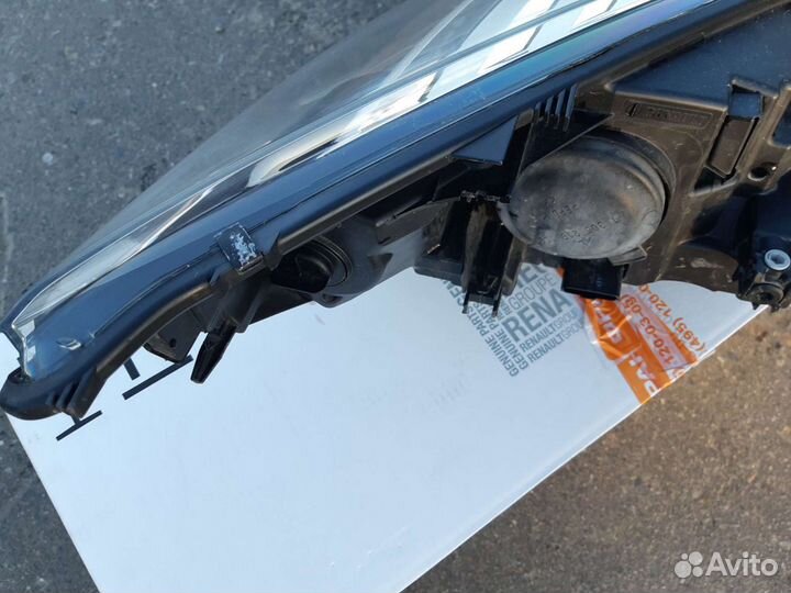 Фара левая Renault Megane 3 рестайлинг