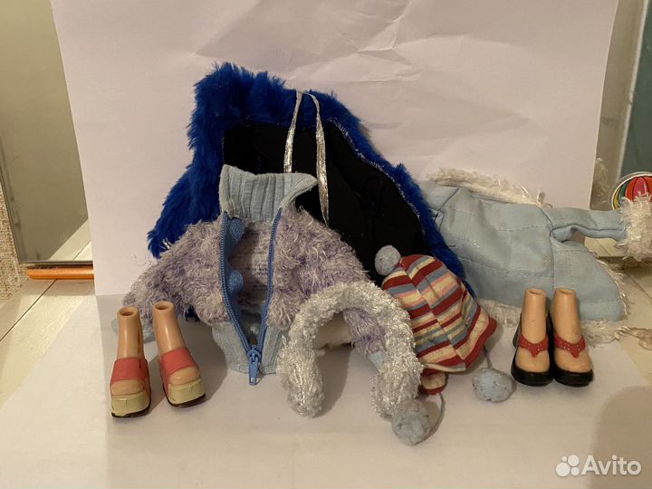 Одежда и обувь кукол Братц