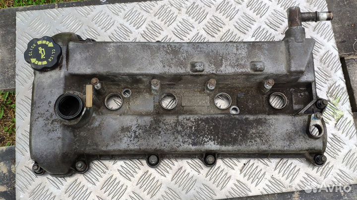 Mazda CX-7 06-12 г. 2.3t клапанная крышка