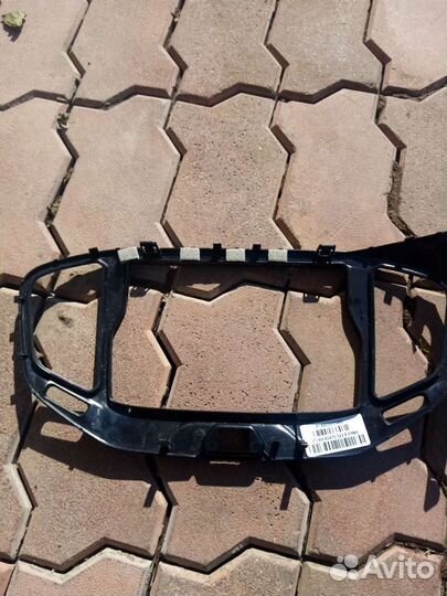 Рамка под магнитолу на Весту