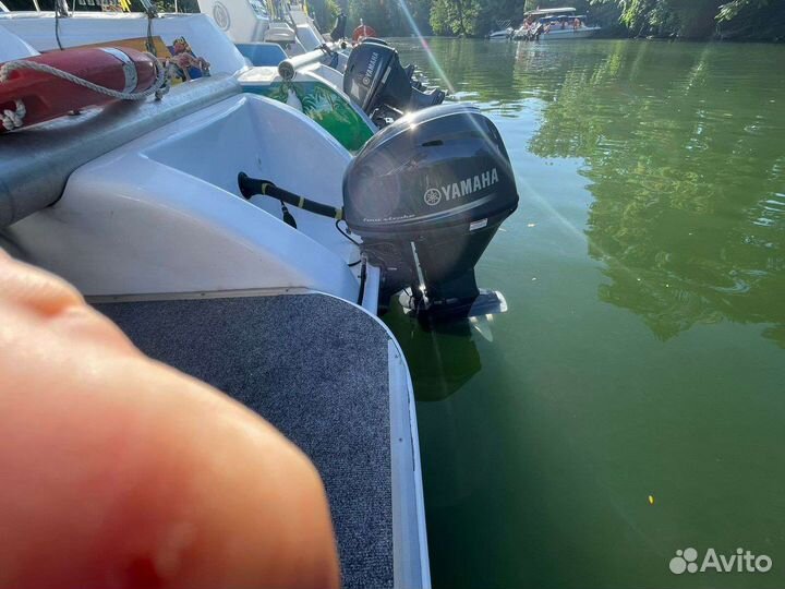 Прогулочный катамаран