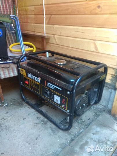 Бензиновый генератор