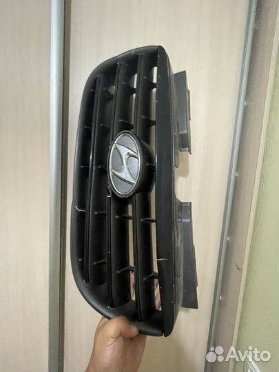 Решетка радиатора hyndai elantra hd