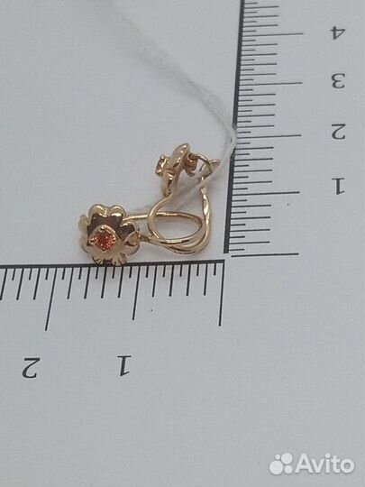 Серьги с синтетическим камнем Золото