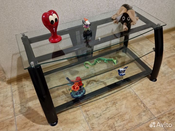 Тумба, стол под телевизор