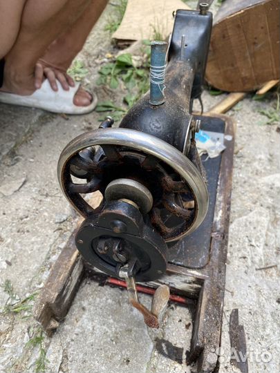 Швейная машина Singer