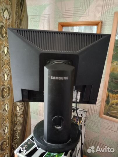 Монитор samsung