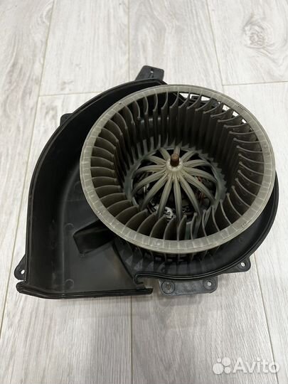 Электровентилятор отопителя (печки) VW