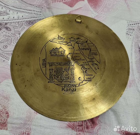 Настенная тарелка