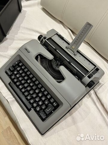 Печатная пишущая машинка