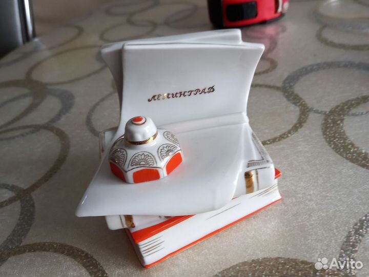 Фарфоровые статуэтки лфз