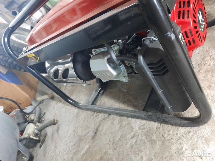 Бензогенератор honda