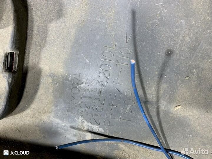 Клык бампера на toyota RAV4 SXA10