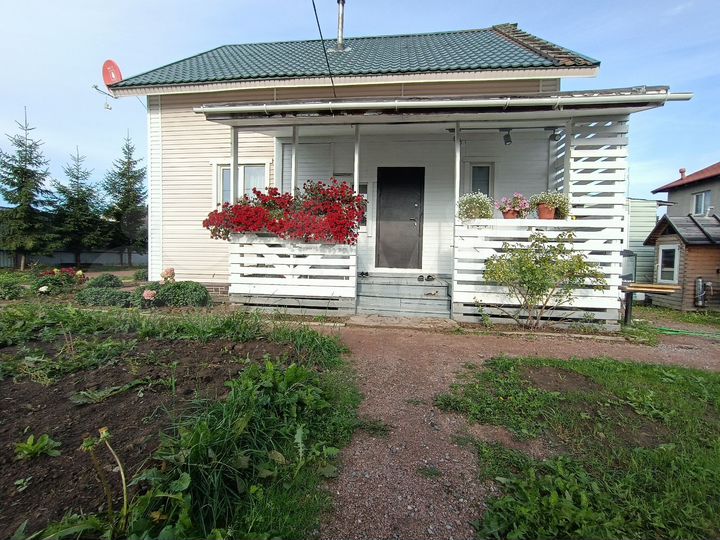 Дом 200 м² на участке 7,2 сот.