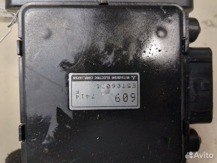 Измеритель потока воздуха Mitsubishi Pajero, 1997