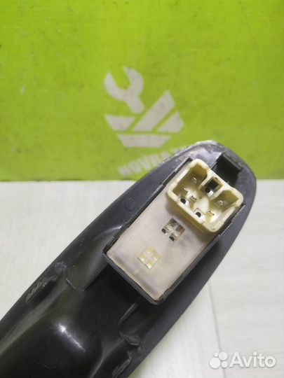 Кнопка стеклоподъемника Хендай Акцент 2