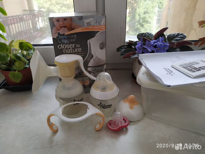 Молокоотсос Tommee tippee в контейнере ручной