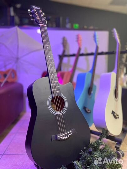 Акустическая гитара