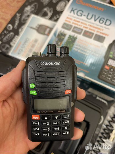 Рация профессиональная Wouxun KG-UV6D