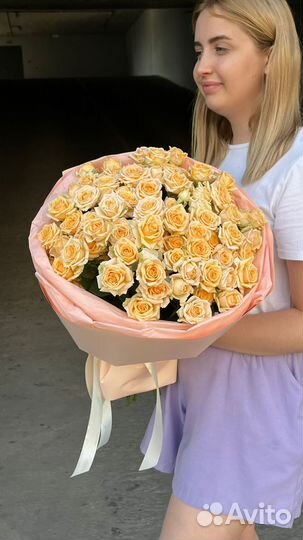 Букет кустовых роз