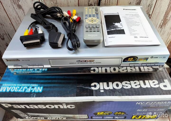 Hi-Fi видеомагнитофон Panasonic NV-FJ730AM