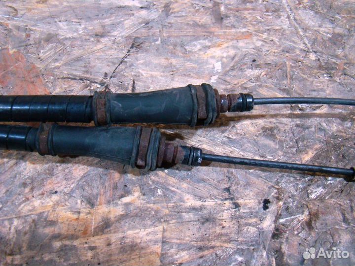 KIA Sportage 2 Трос стояночного тормоза