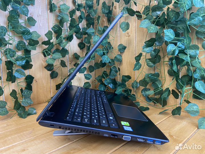 Игровой ноутбук Acer 2видеокарты/i3-6/8gb/SSD+HDD