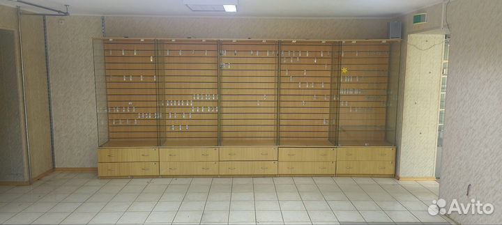 Шкаф витрина