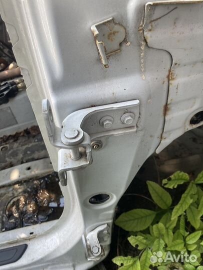 Петли передней правой двери lifan cebrium