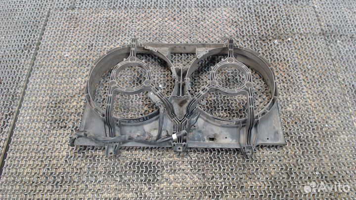 Кожух вентилятора радиатора Nissan Vanette, 2001