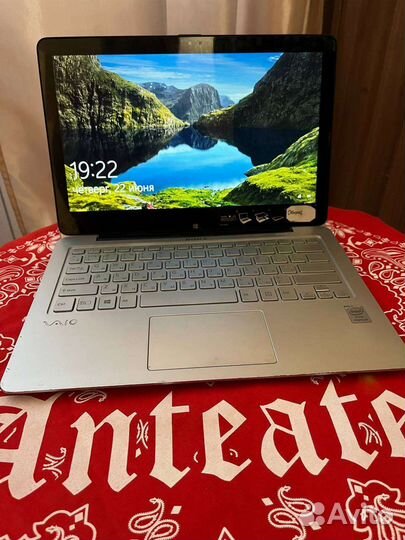 Ноутбук Sony vaio Fit (SVF11N1L2RP)