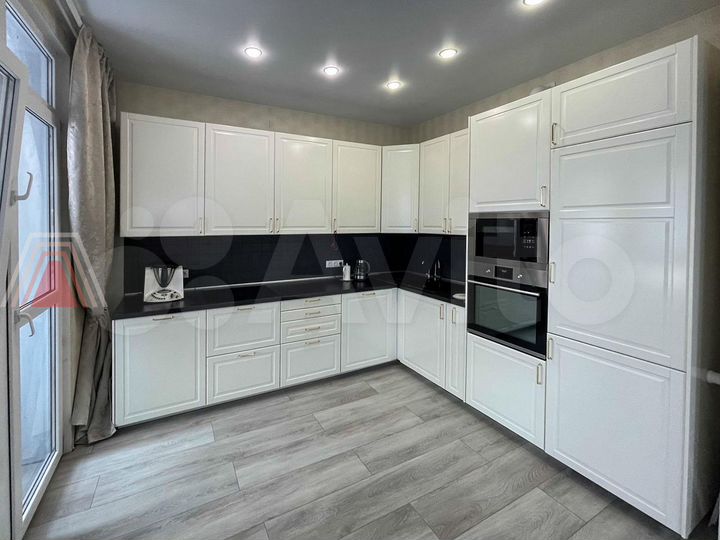 4-к. квартира, 146 м², 12/17 эт.