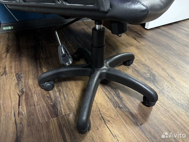 Компьютерное кресло б/у
