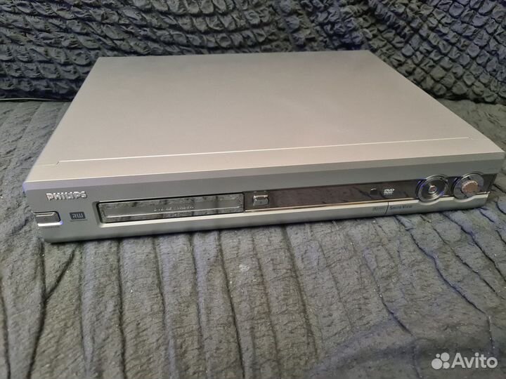 Dvd рекордер Phillips dvdr70