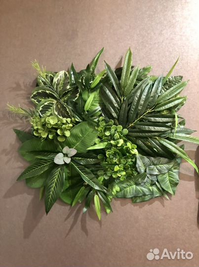 Декоративное панно из искусственных цветов