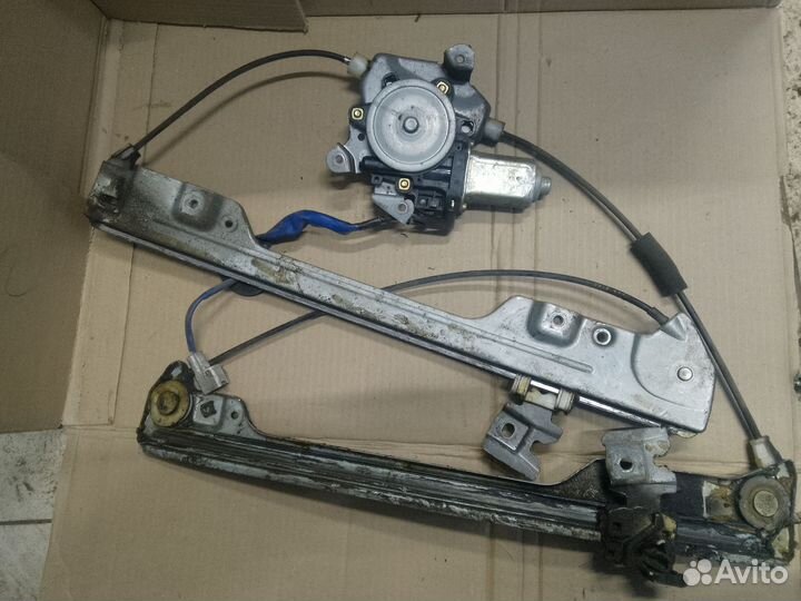 Стеклоподъёмник передний левый Nissan Primera p12