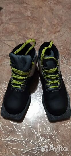 Лыжные ботинки классические детские 32 размер