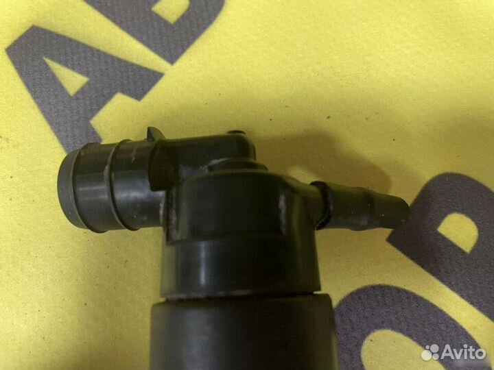 Насос омывателя Toyota Corolla E12